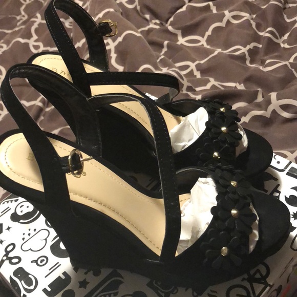 Shoes - Picture 1 of 2